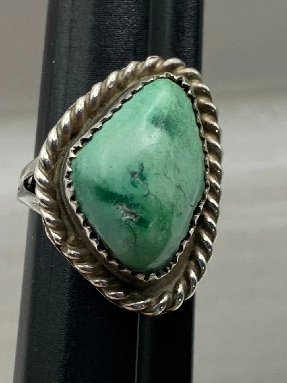 Vintage Navajo Style Green Turquoise Ring Sterling Silver Size 6 6.60g